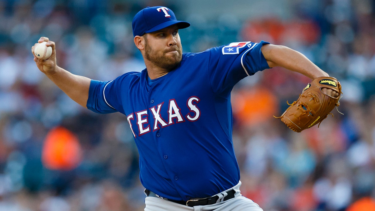 Lewis leads Rangers to win in Detroit